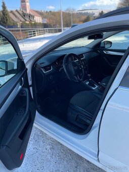 Škoda Octavia Combi 2.0 TDI Elegance DSG - 4