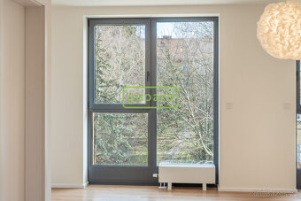 Pronájem bytu 2+kk/B, 43 m2 + 2,2m2, Praha 8-Kobylisy - 4