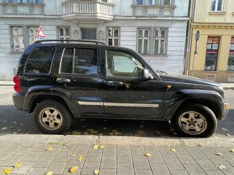 Jeep Cherokee ( Liberty) r.v.2003 - 4