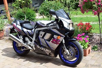 SUZUKI GSX-R 1100 - 4