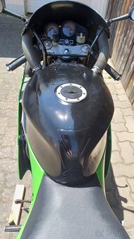 Kawasaki ZXR 750J - 4