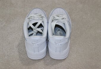 Bílé NIKE AIR FORCE 1 vel. 38,5 - 4