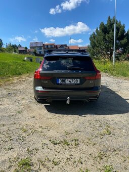 Prodám Volvo v60 R Design 2021 145 kW - 4