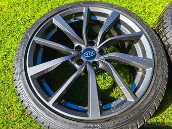Dvourozměrná zimní sada KIA Stinger r19 5x114,3 9mm - 4