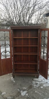 Starožitná masivní knihovna - 4