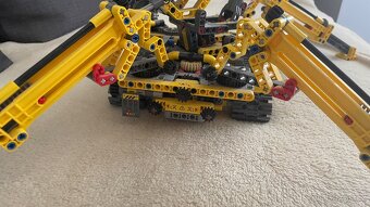 LEGO Technic 42097 - pásový jeřáb - 4