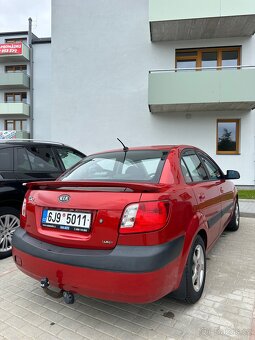 Kia Rio sedan - 4