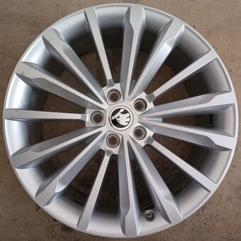 Alu kola Trinity 19" Superb III - 4