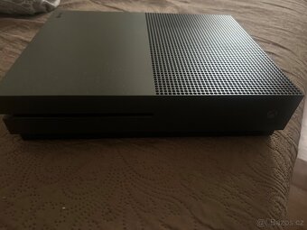 Xbox one X - 4