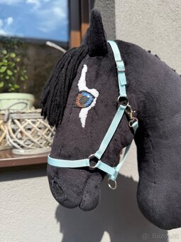 Černý hobby horse - 4