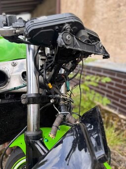 Kawasaki ninja zx9r 1999 - 4