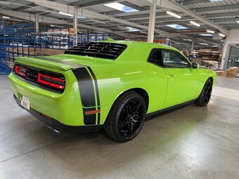 Dodge challenger 5,7 Hemi V8 R/T - 4