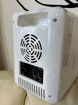 Mini kosmetická lednička s LED osvětlením - 4