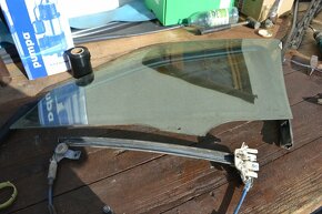 zadní okno na sedan peugeot 406 r.v.99 bez bausetu - 4