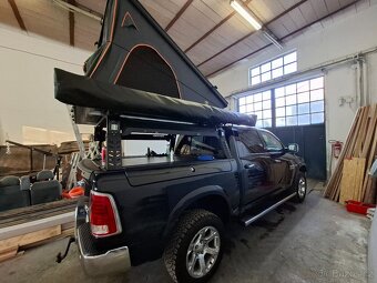 Dodge RAM 1500 5.7 HEMI Laramie - 4