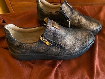 Krásné slip on mokasíny - 4