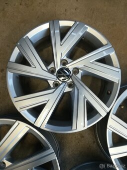 al.disky 5x112 R18 - orig. VW GOLF VIII BERGAMO - 4