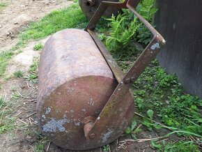 Hutnící válec na trávník 50 cm - 4