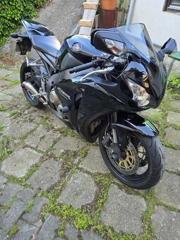 Honda cbr 1000 rr - 4