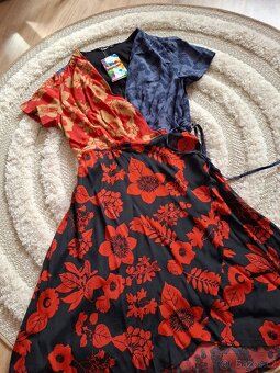 Zavinovací šaty Desigual - 4