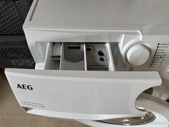 Pračka AEG ProSteam® 7000 LFR71862BC bílá - 4