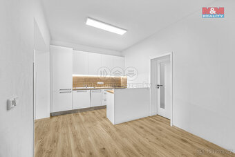 Prodej bytu 3+1, 106 m², Hradec Králové, ul. Pražská třída - 4