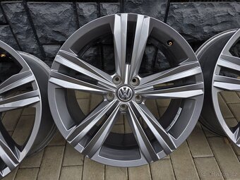 5x112 R19 VW Sebring Touareg Rline - 4