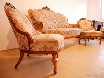 Starožitná sedací souprava s řezbou- sofa+2 křesla,1890-1920 - 4