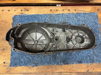 Kryt variátoru Kymco Dink 150 - 4