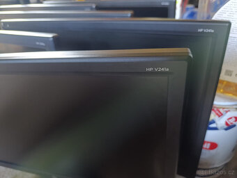 HP Monitory - 4