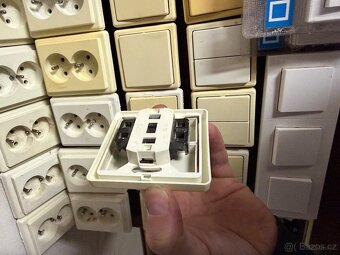Zásuvky,vypínače - 4