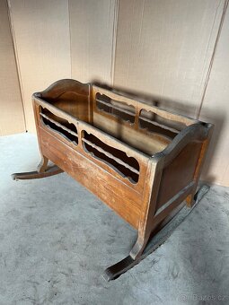 Stará dřevěná kolébka - původní stav - 4