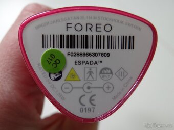 FOREO Espada pero s modrým světlem na akné - 4
