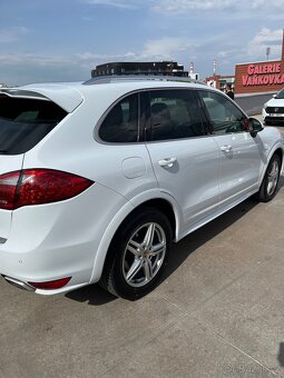 Porsche Cayenne - 4