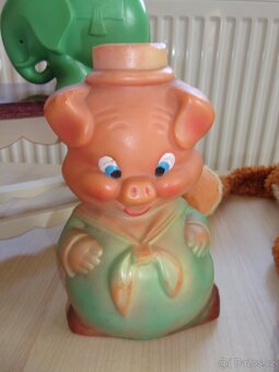 STARÁ DĚTSKÁ STOLIČKA, ŠTOKRDLE A HRAČKY - r. 1970 - 4