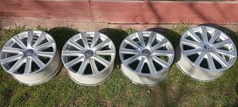 VW Touran R 18 - 4