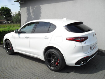 Alfa Romeo Stelvio 2.9 Tw-Turbo V6 Quadrifoglio 1.199.999Kč - 4