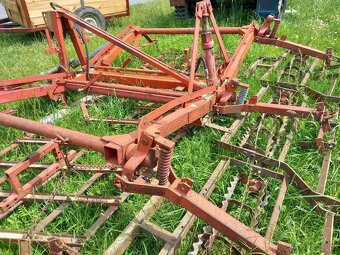 SKLÁDACÍ BRÁNY ZA TRAKTOR - 4