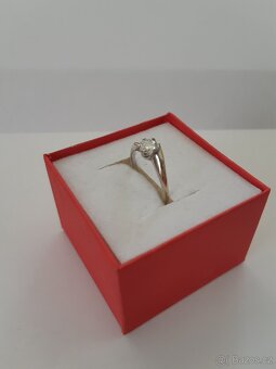 Zlatý prsten z bílého zlata se zirkonem - 4