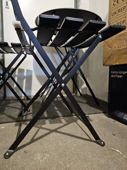 Set dvou židlí a stolku - 4