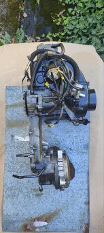 Honda lead 100 cc engine - 4