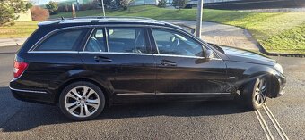 Mercedes - Benz C - 4