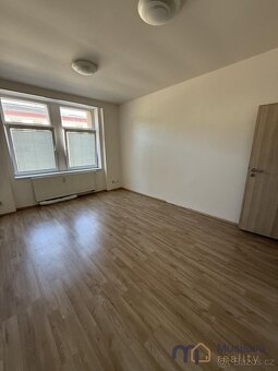 Pronájem bytu 2+kk 37 m2 - 4