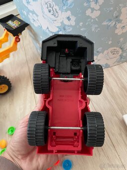 Hasiči a bagr, stroje na pískoviště - 4