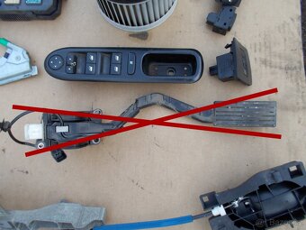 Díly 1. Peugeot 407 2.0HDI 100kw - 4