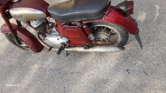 Jawa 250 - 4
