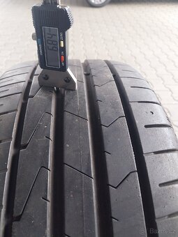 Prodám 2 x letní pneu Hankook 225/50/17 - 4