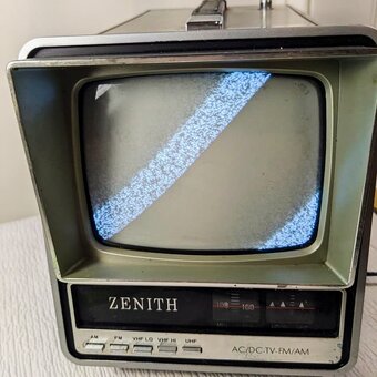 Retro přenosný televizor Zenith - 4