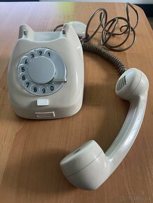 Starý novy telefon - 4