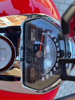Suzuki Intruder M1800R - 4